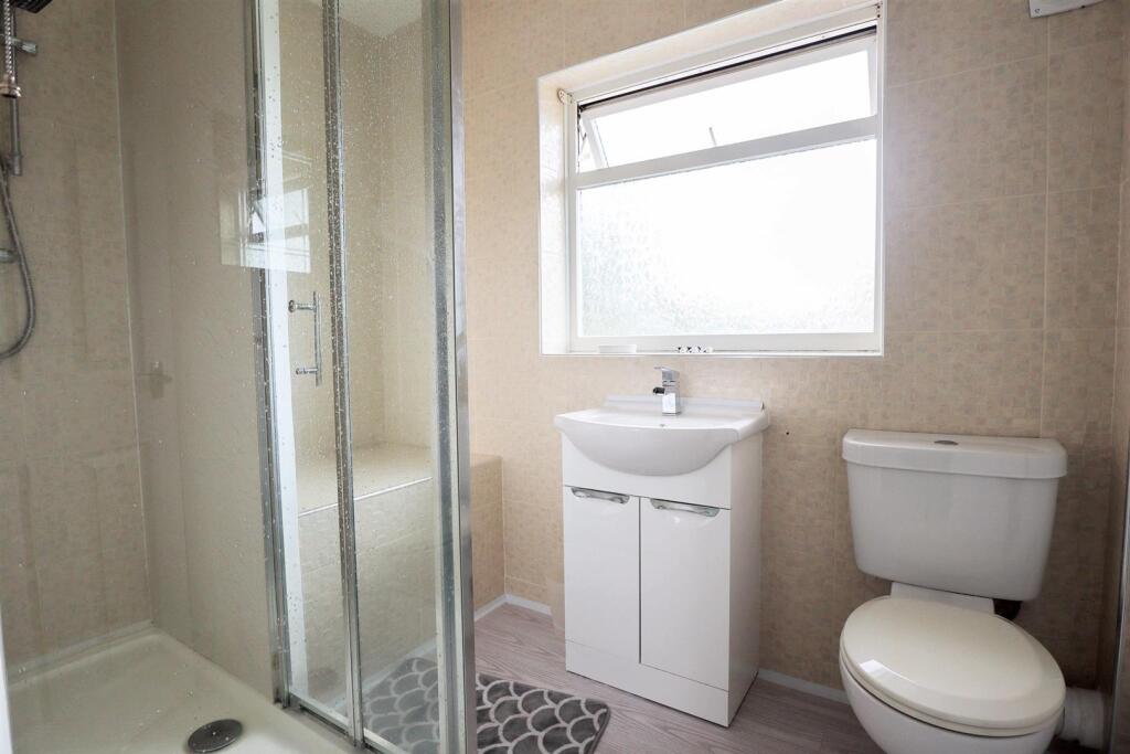 Shower Room.jpg