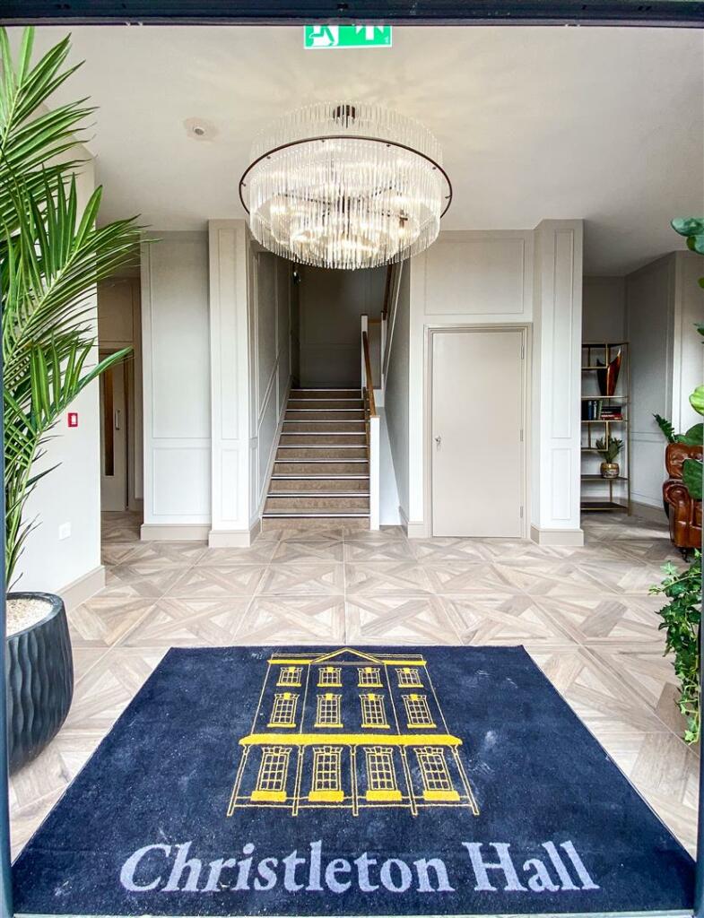 Apartment 8H-04.jpg