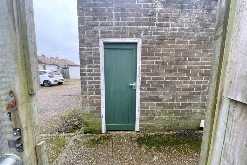Additional door to g
