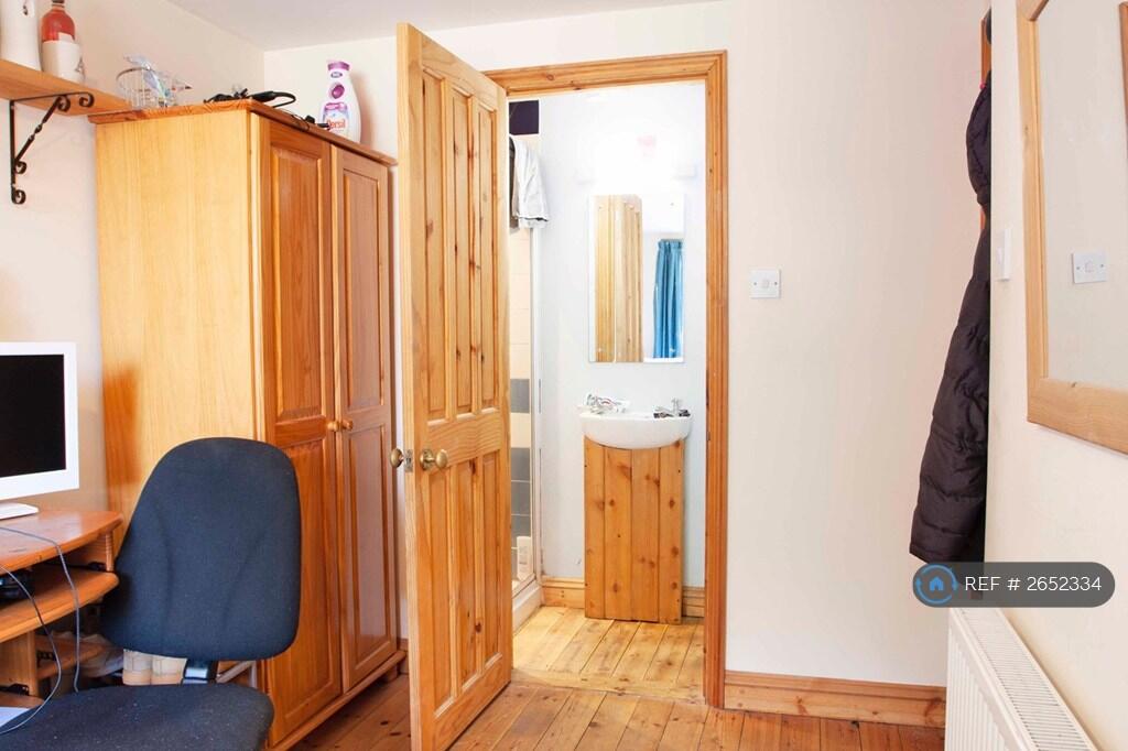Bedroom 5 En-Suite 