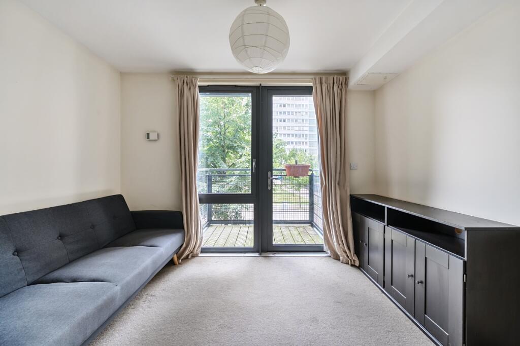 1333111-7-688b6d3...