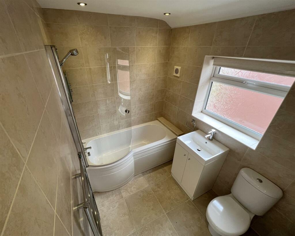 Bathroom.JPG