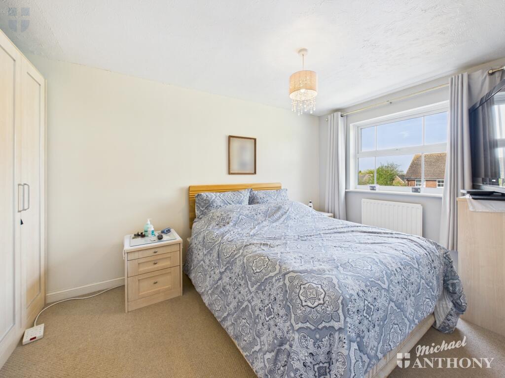 CAM03852G0-PR0240-STILL002