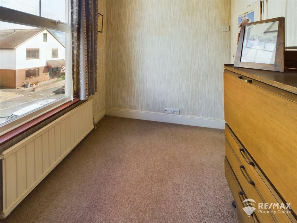 Bedroom 6.jpg