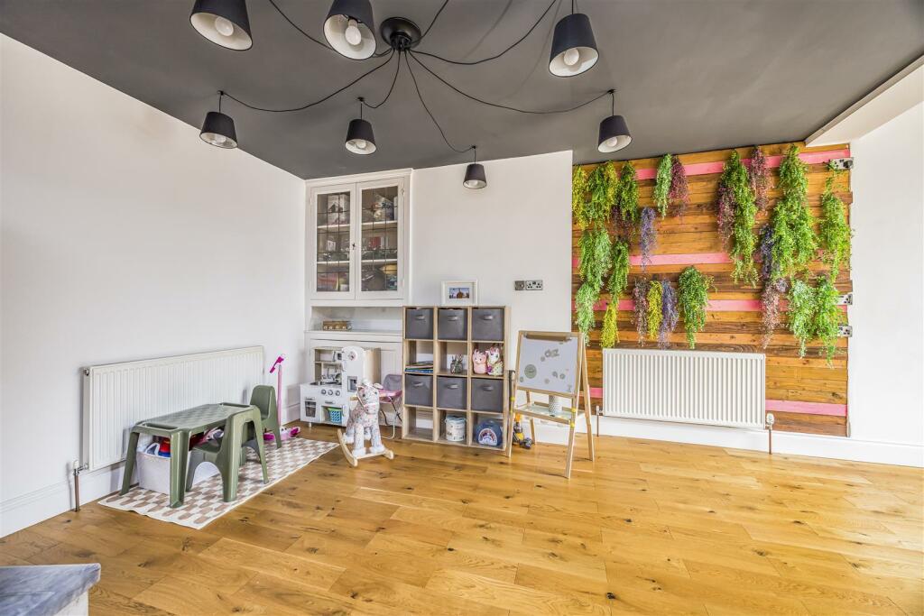 20 Cedar Grove, Baffins-PorticoMarketing-SarahOliv