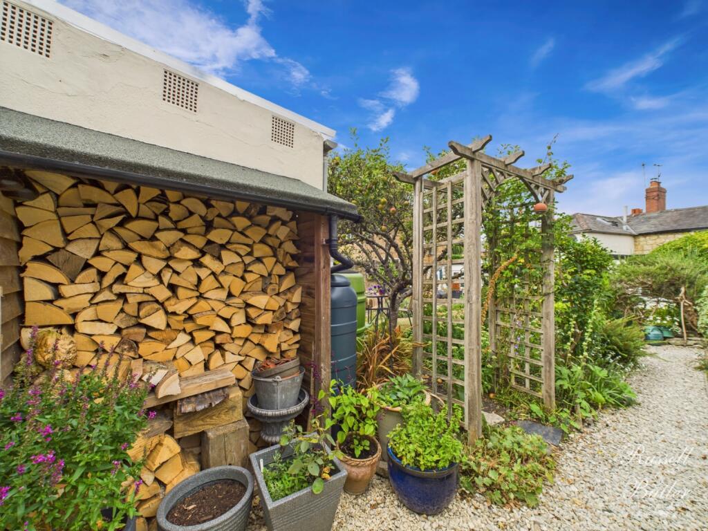 CAM01995G0-PR0346-STILL033