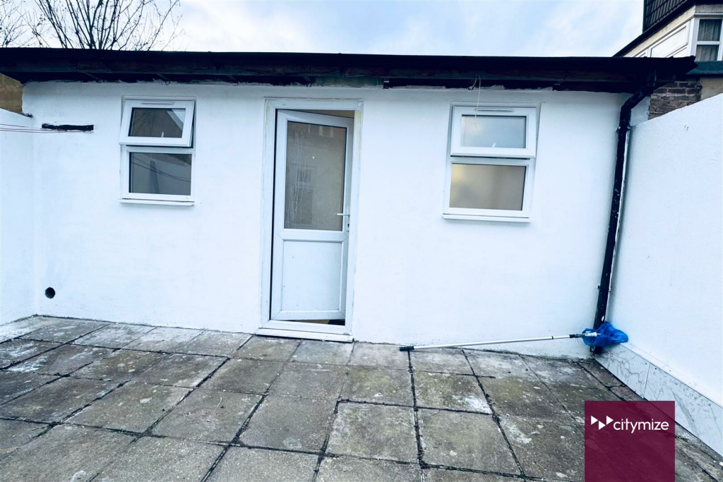 Outbuilding with toilet/shower
