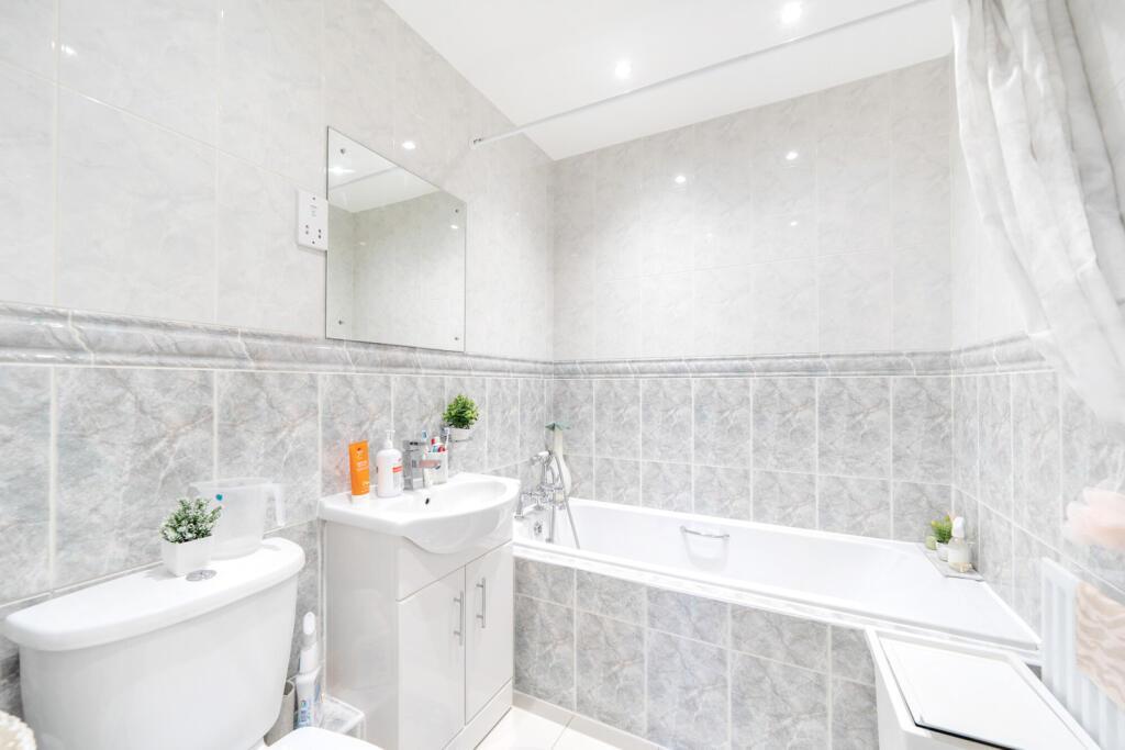 Davidson Frost-Wellings, DFW, Bartholomew Court, E