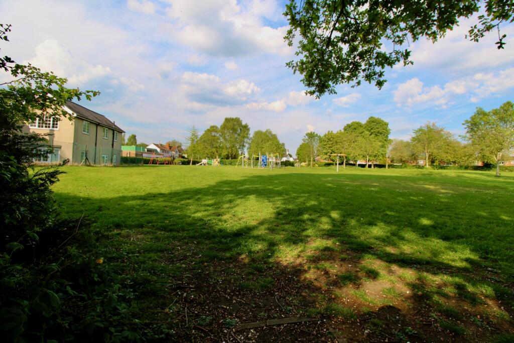 Park directly opposite the apartment