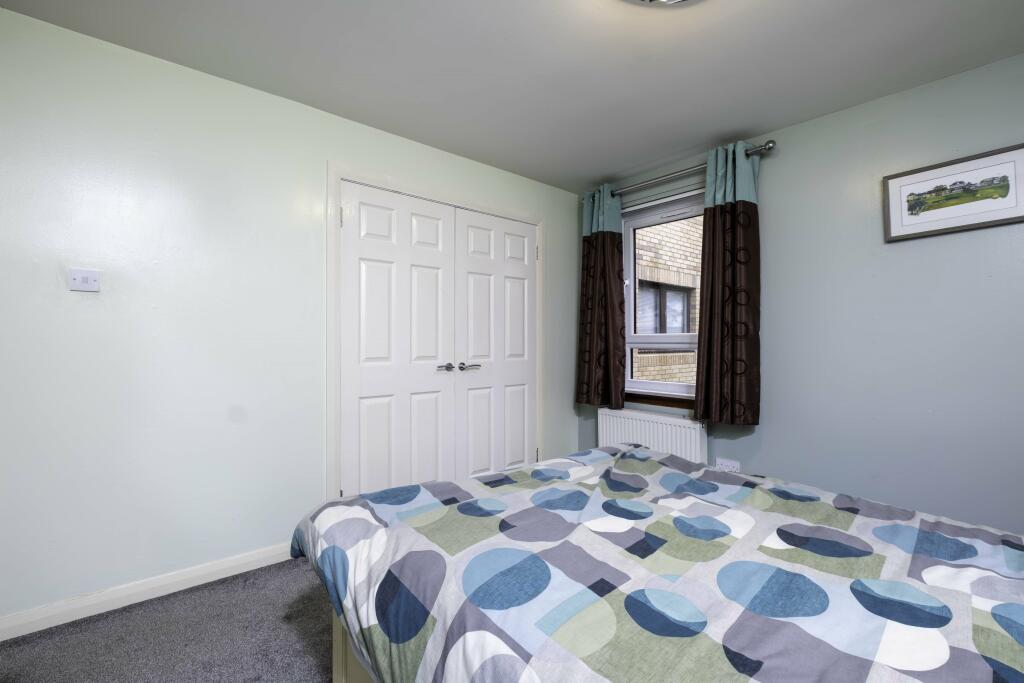 31 Woodlands Gardens