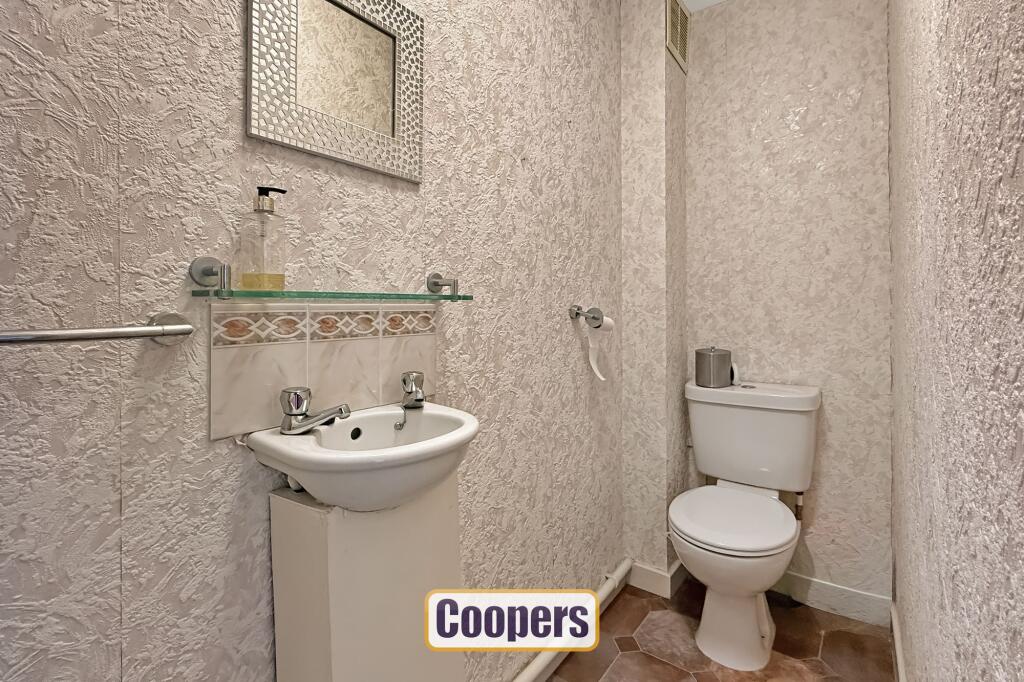 WC (ground floor)