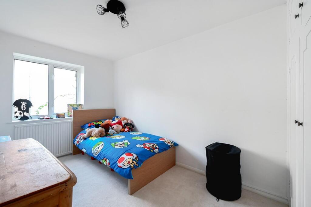 66 woodland ct bn3 (16).jpg