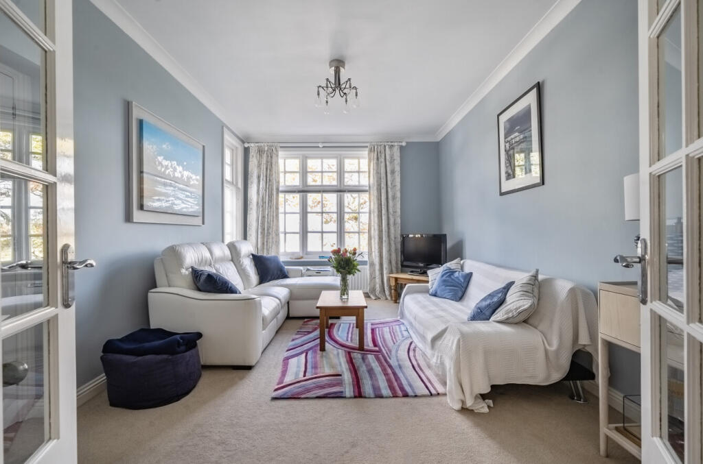 1349715-5-68c2fb5...