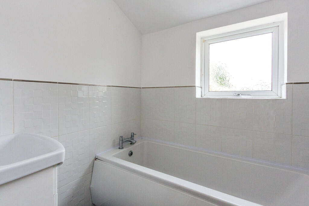 Ground floor bath...