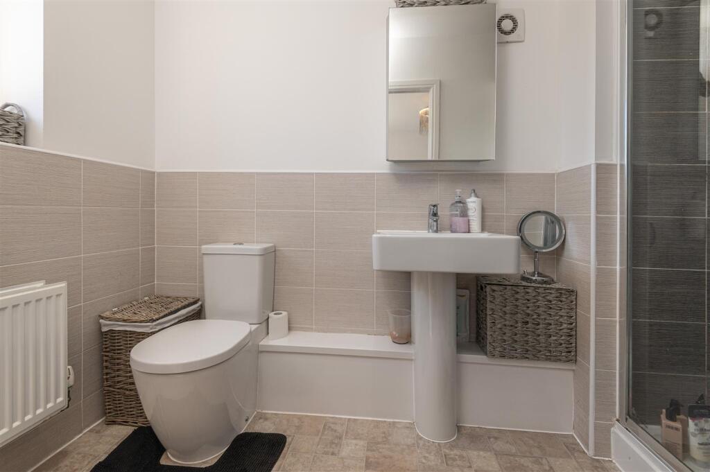 22 - 12 Pavillion View HD3 4RA.jpg