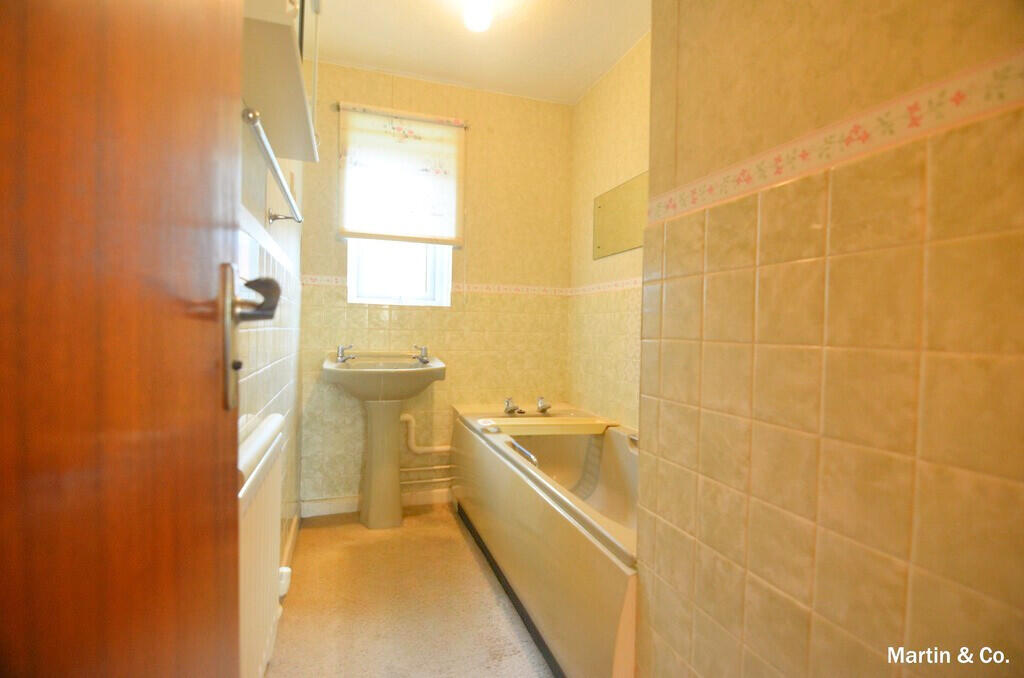 b6ddbe51-5698-459...