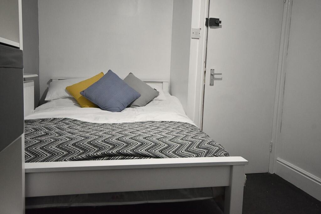 BEDROOM2 1