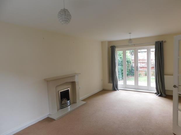 2a Thrapston Road Living Room