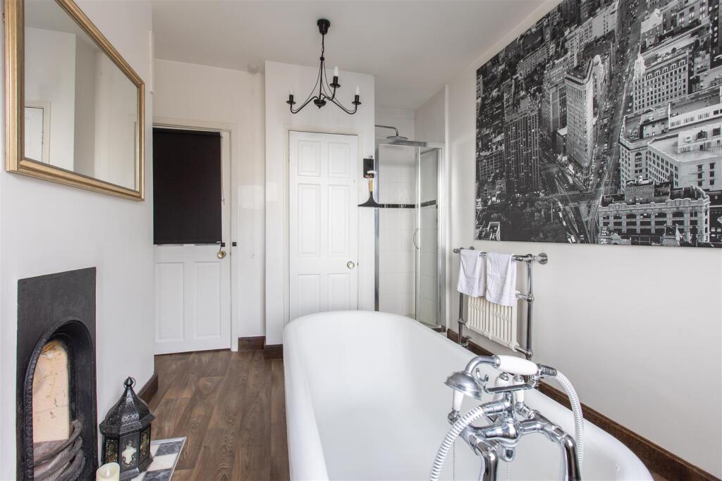 Potter Hill 33A Bathroom-3.jpg