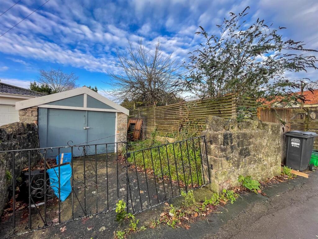 Garage &amp; Parking