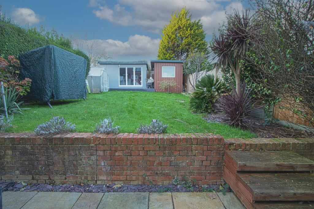GARDEN1.jpg