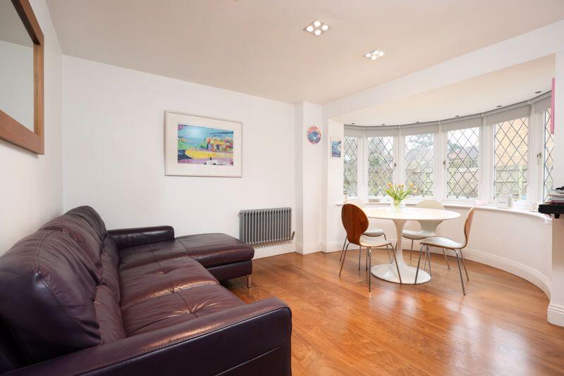 Living/dining area
