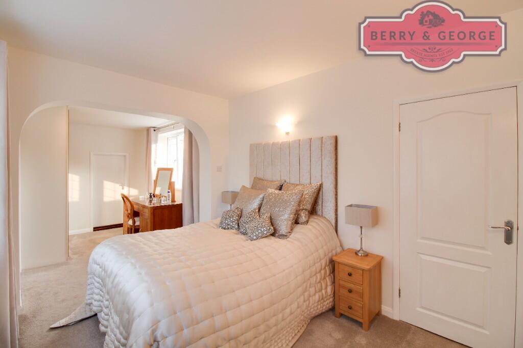 MAIN BEDROOM