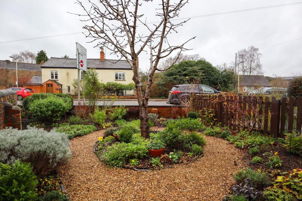 Front garden.jpg