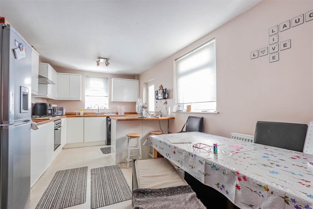 Countenay Road_-3.jpg