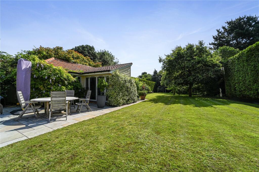 Pool House / Garden