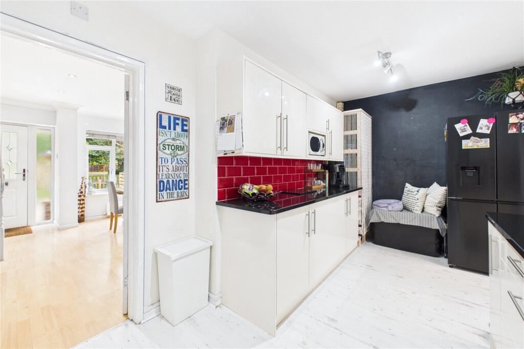 Kitchen/ Dining Room