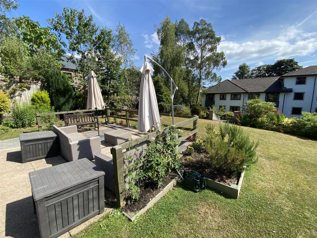 Communal Garden.jpg