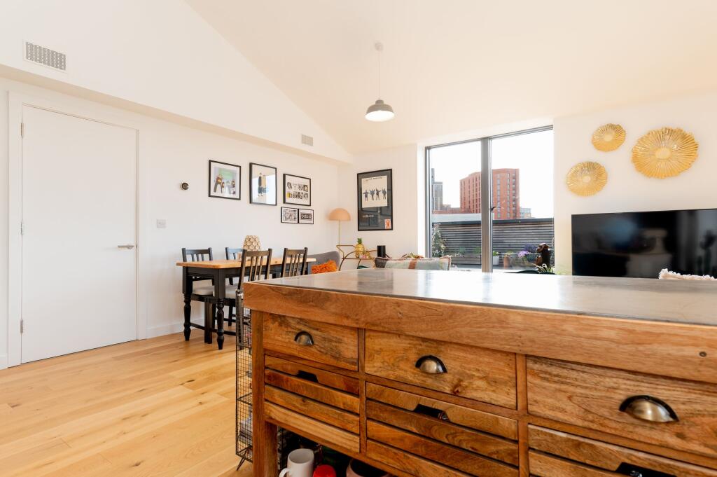 OPEN PLAN KITCHEN/DINER/LIVING ROOM