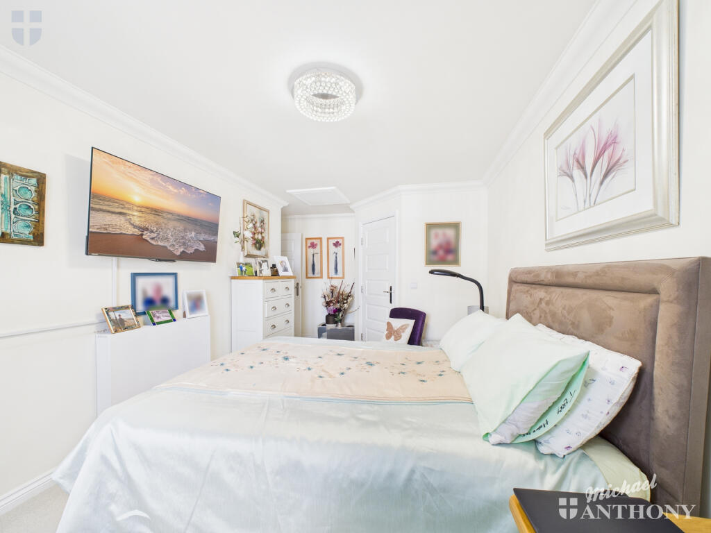 CAM03218G0-PR0765-STILL002