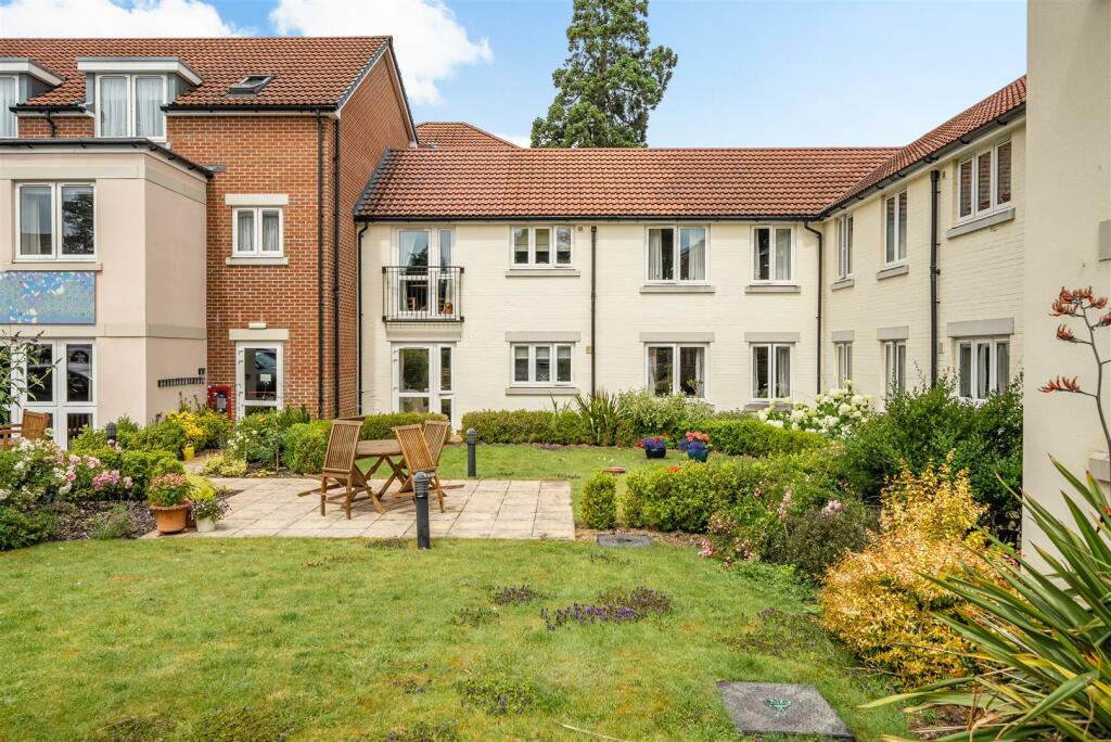 Owners Patio Area.jpg