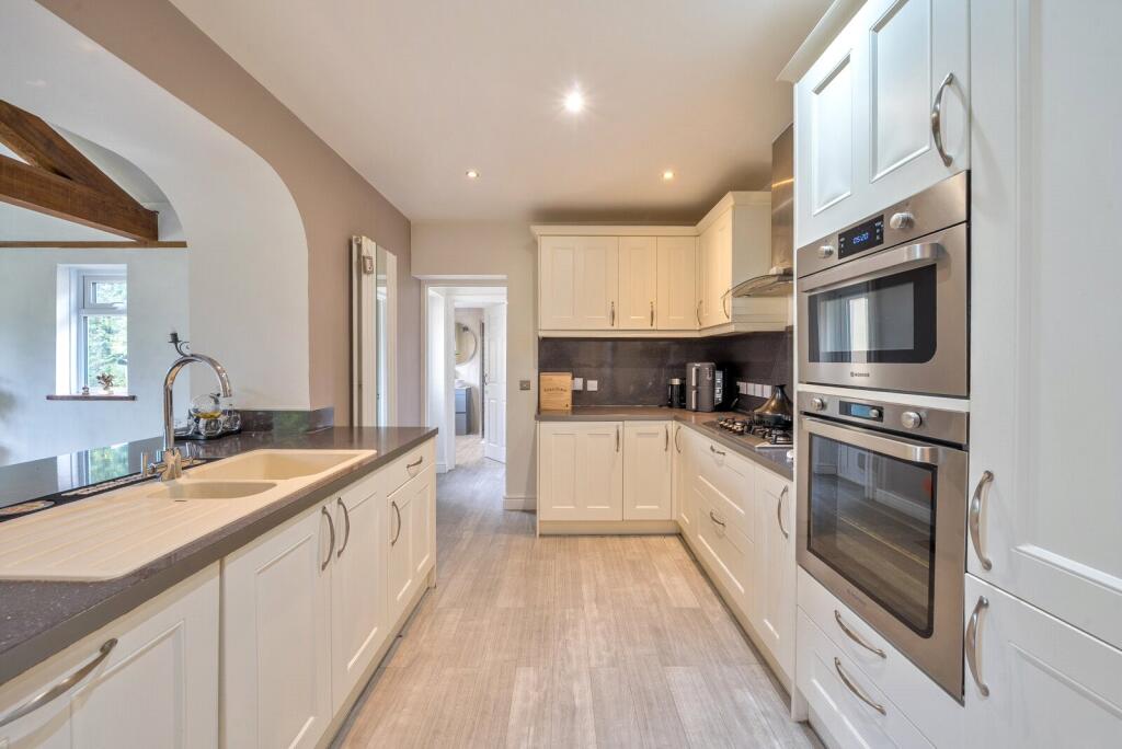 1315048-11-685d8e...