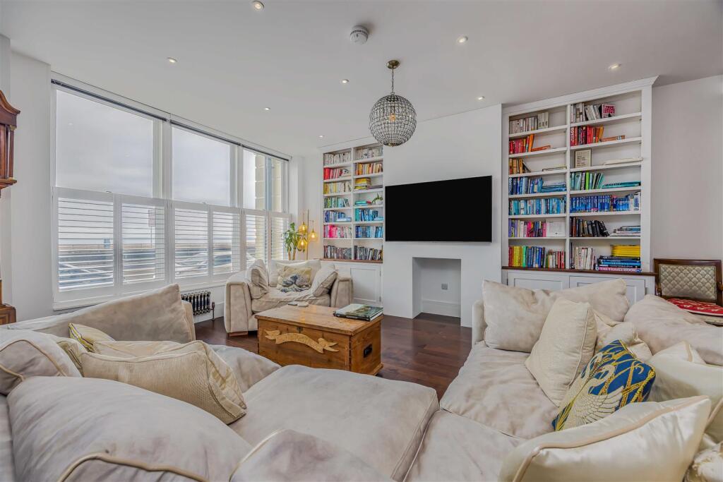 Apartment B, Clearwater Apartments, South Parade, 