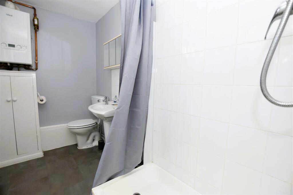 Shower Room.JPG
