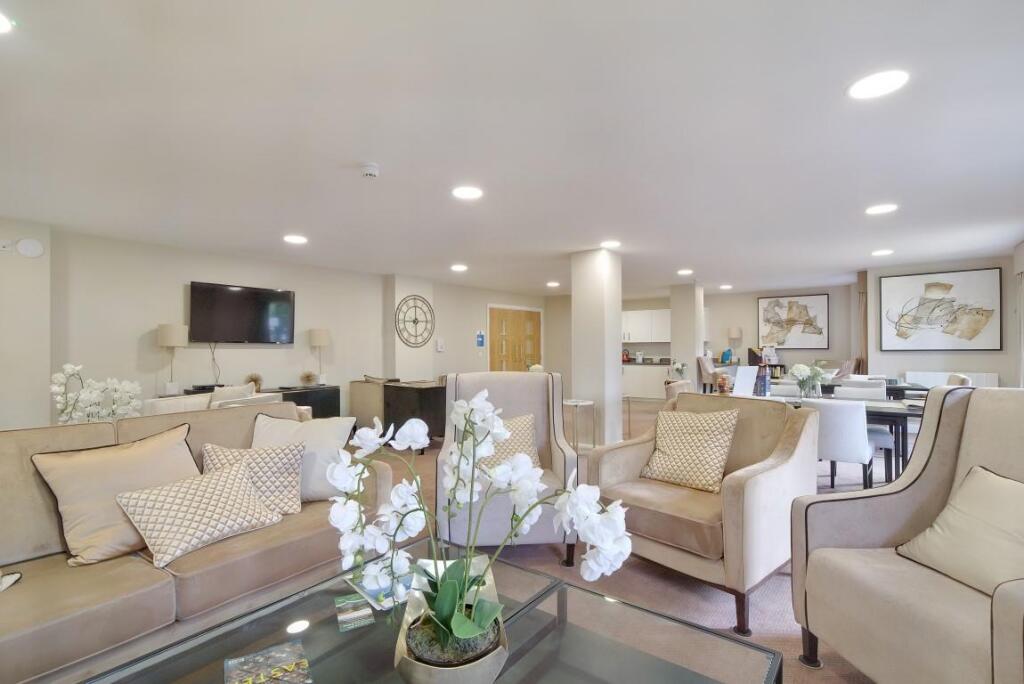 8519748-interior17 (Medium).jpg