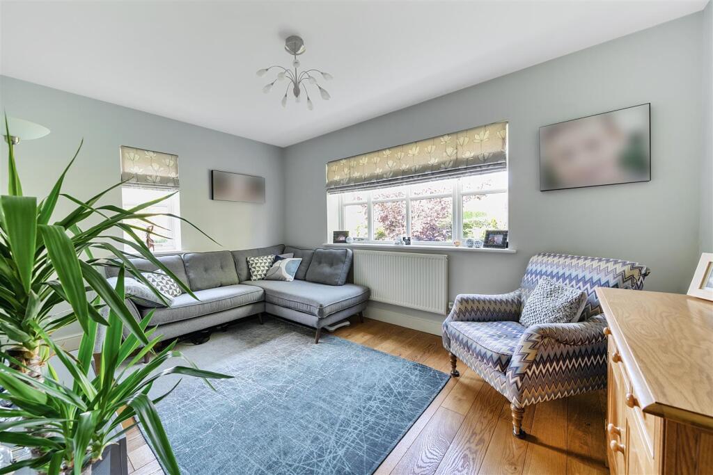 Sycamore House, 2 Mill Lane, Greens Norton (2).jpg