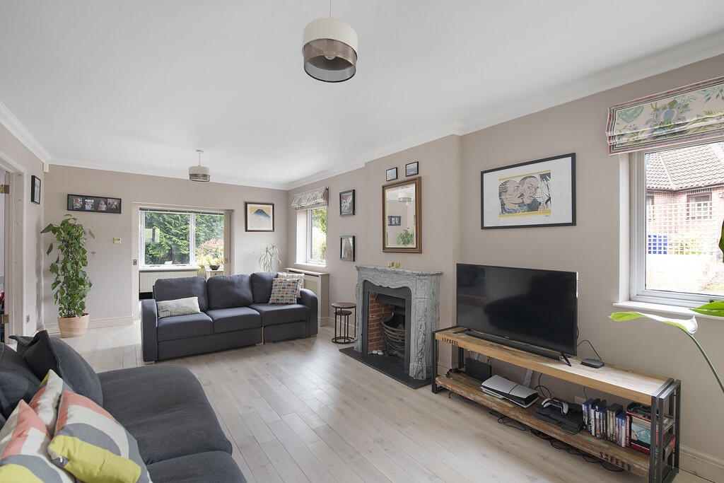 67 Horsecroft Roa...