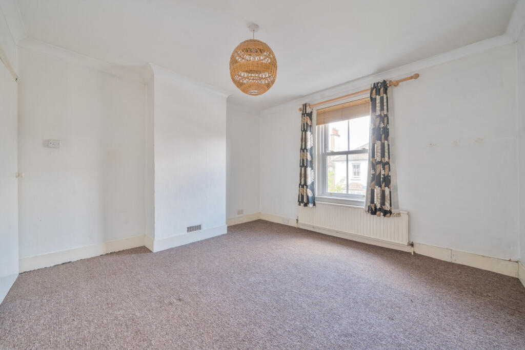 1320532-6-686bcbe...