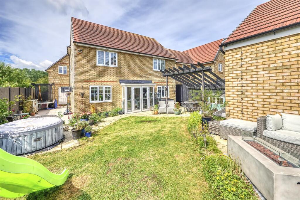 -24 WIllmot Rd Rushden-15_HDR-27.jpg