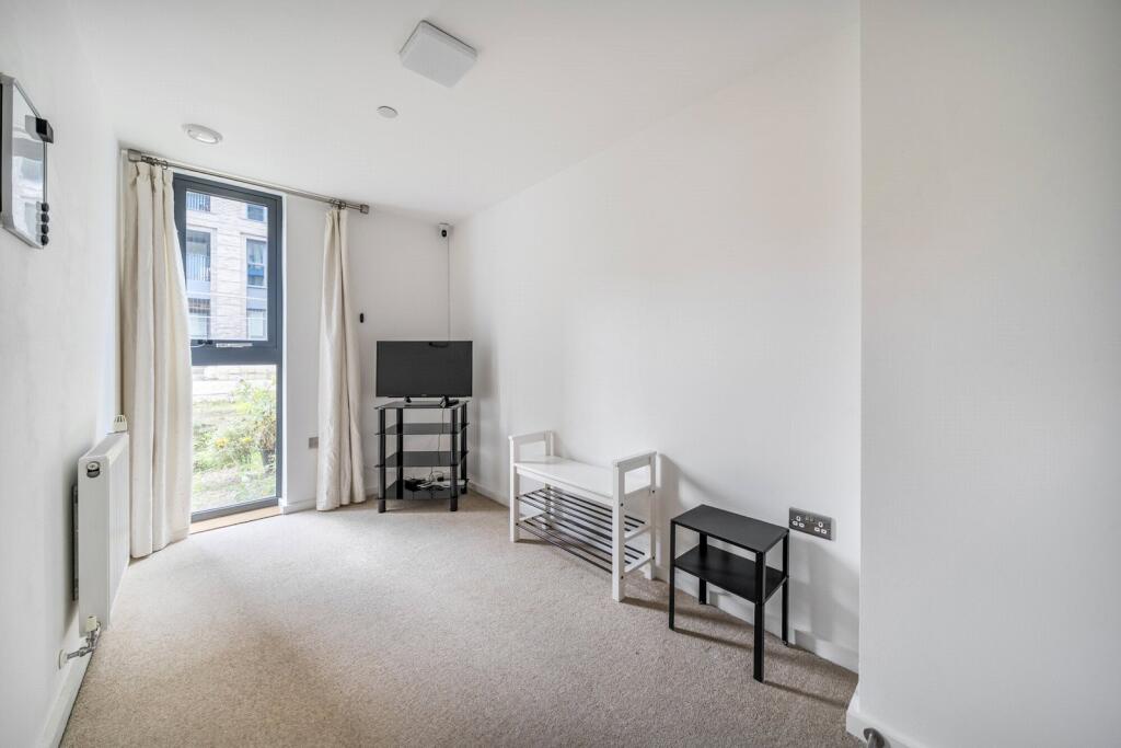 Parkside Avenue, London