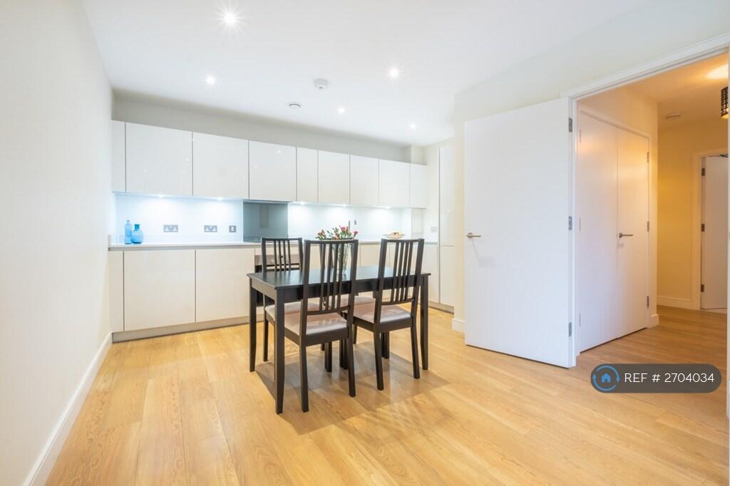 Kitchen/ Dining