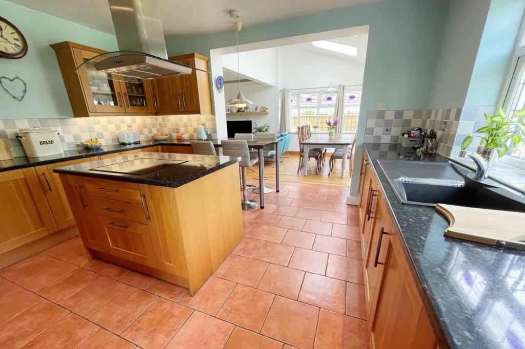7- Kitchen