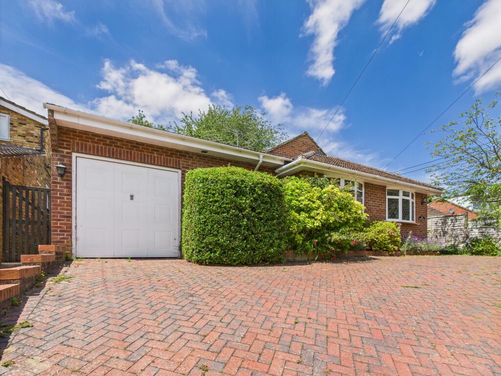 CAM01354G0-PR0550-STILL026