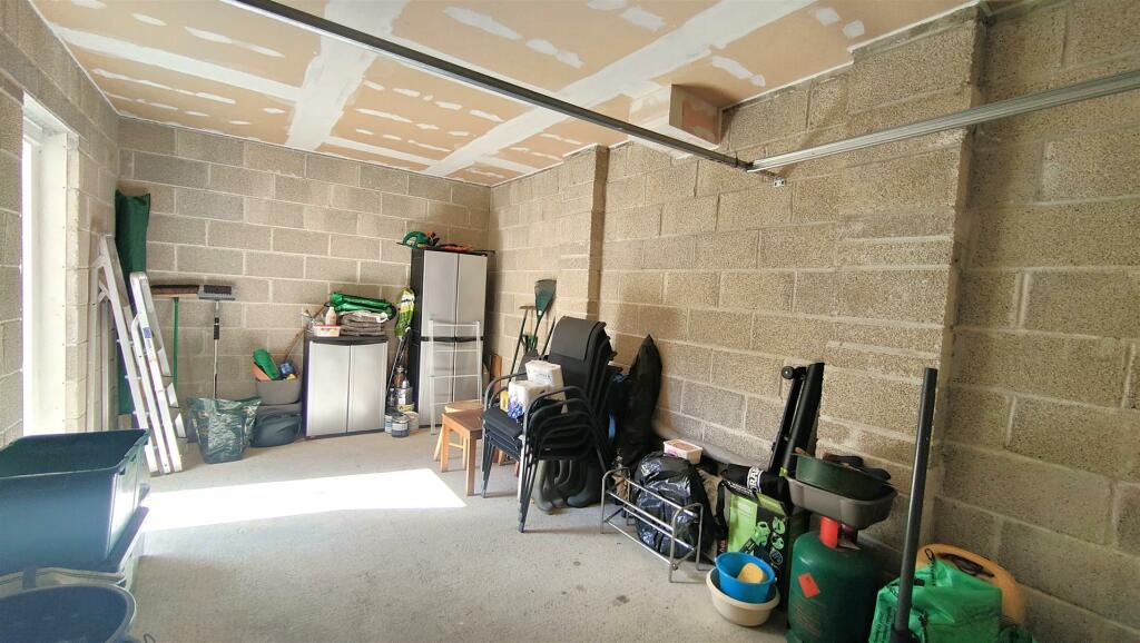 Garage.jpg