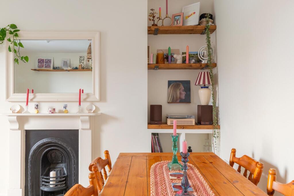 2Z4R6RD - Lounge Diner D.jpg