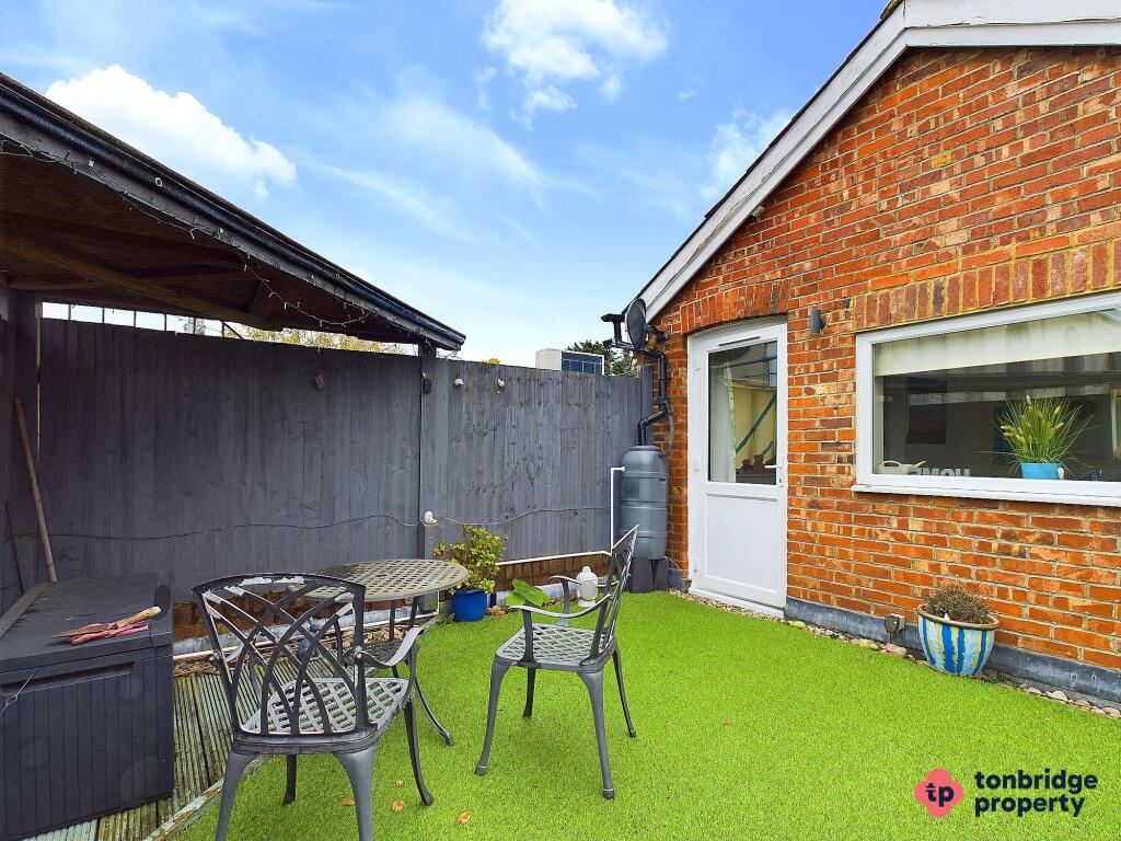 CAM03742G0-PR0013-STILL004